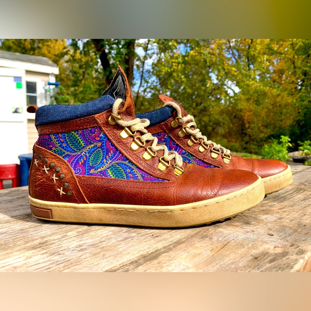 Inkkas boots size 8 women, deep blue, purple, pink Paisley embroidery on sides!